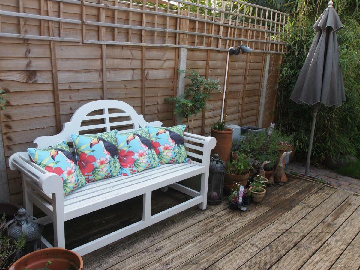 Morden Friendly Home In South London المظهر الخارجي الصورة