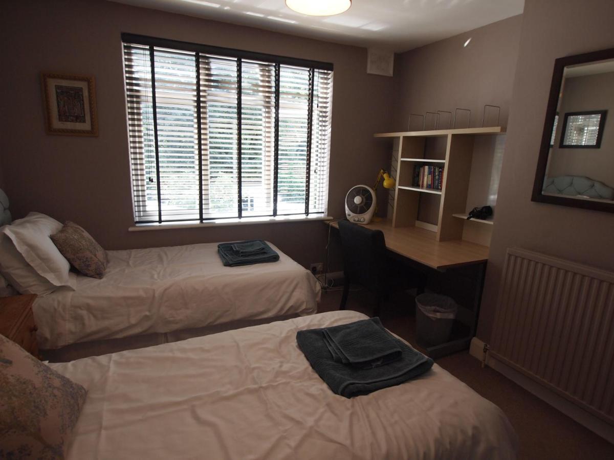 Morden Friendly Home In South London المظهر الخارجي الصورة